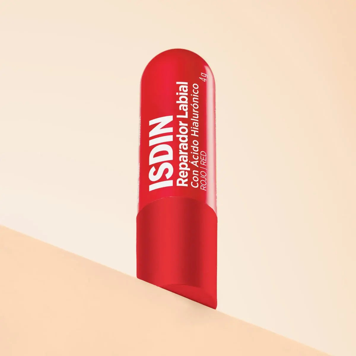 Stick de 4 gr de ISDIN Reparador Labial Rojo para la hidratación y el bienestar de los labios.