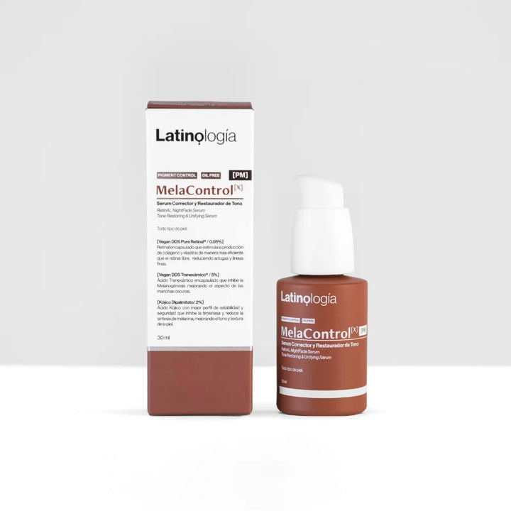 Envase de MelaControlX PM Serum Nocturno de Latinología para la restauración del tono facial