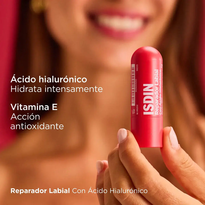 Stick de 4 gr de ISDIN Reparador Labial Rojo para la hidratación y el bienestar de los labios.