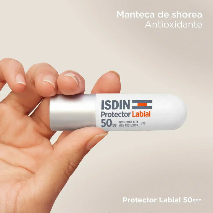 Barra de ISDIN Protector Labial SPF 50+ para protección solar extrema de los labios.