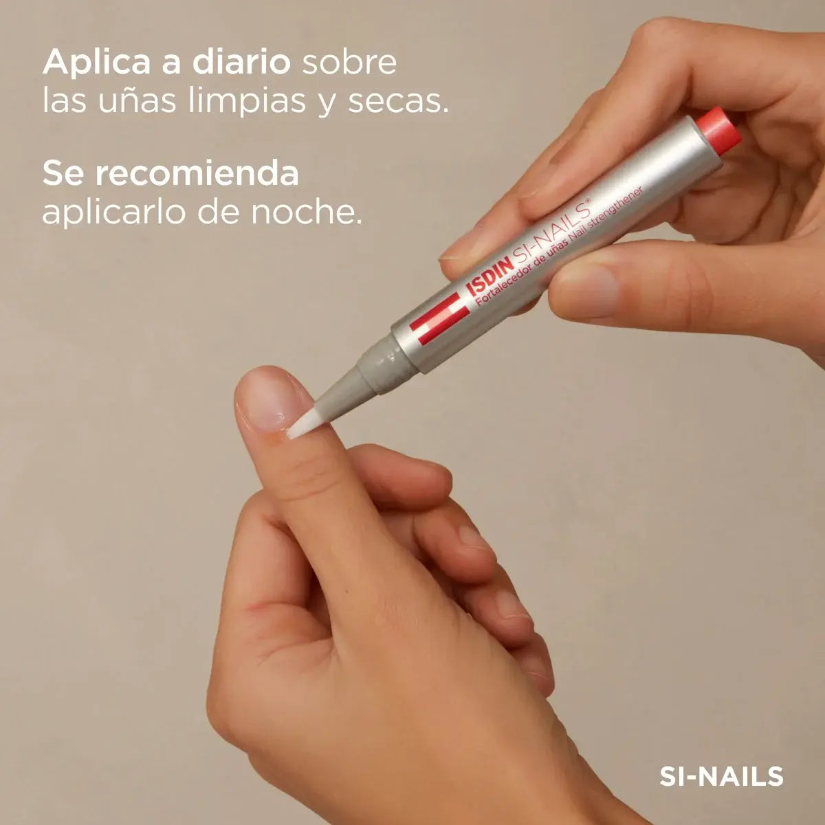 Lápiz aplicador de ISDIN Si-Nails para el fortalecimiento y protección de las uñas.